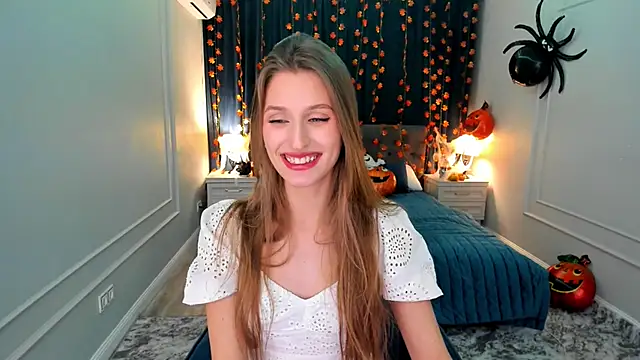 NaturalBeaty online show from October 10, 2025, 7:58 pm