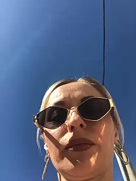 Snapshot of Diamond_Bunny_ chatting on March 7, 2025, 11:40 am Diamond Bunny online show from March 7, 2025, 11:40 am