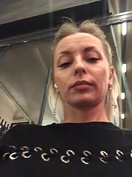 Snapshot of Diamond_Bunny_ chatting on March 21, 2025, 4:51 pm Diamond Bunny online show from March 21, 2025, 4:51 pm