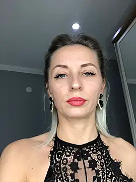 Snapshot of Diamond_Bunny_ chatting on March 15, 2025, 12:47 am Diamond Bunny online show from March 15, 2025, 12:47 am