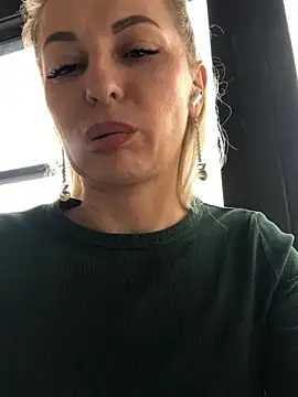 Snapshot of Diamond_Bunny_ chatting on March 19, 2025, 12:12 pm Diamond Bunny online show from March 19, 2025, 12:12 pm