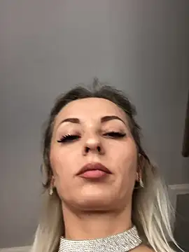 Snapshot of Diamond_Bunny_ chatting on March 14, 2025, 9:46 am Diamond Bunny online show from March 14, 2025, 9:46 am