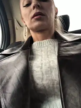 Snapshot of Diamond_Bunny_ chatting on October 30, 2025, 12:58 pm Diamond Bunny online show from October 30, 2025, 12:58 pm