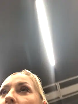 Snapshot of Diamond_Bunny_ chatting on September 21, 2025, 2:00 pm Diamond Bunny online show from September 21, 2025, 2:00 pm