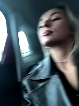 Snapshot of Diamond_Bunny_ chatting on November 9, 2025, 11:03 am Diamond Bunny online show from November 9, 2025, 11:03 am