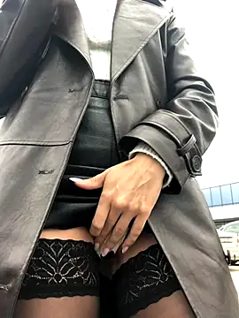 Snapshot of Diamond_Bunny_ chatting on November 2, 2025, 12:10 pm Diamond Bunny online show from November 2, 2025, 12:10 pm