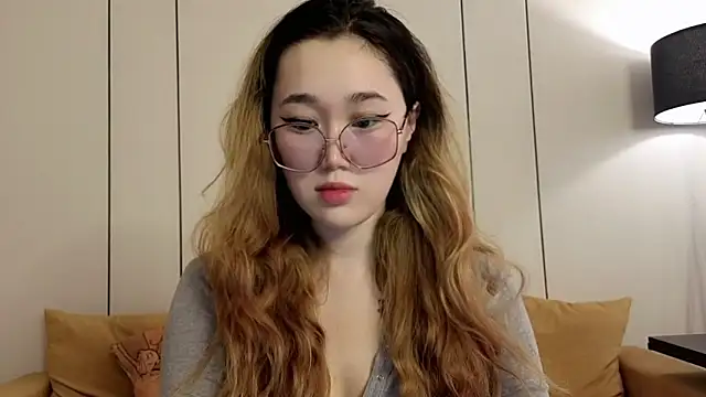 Jennatyan online show from March 26, 2026, 11:52 am