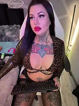 Snapshot of krysstal003 chatting on February 17, 2025, 11:33 pm krysstal003 online show from February 17, 2025, 11:33 pm