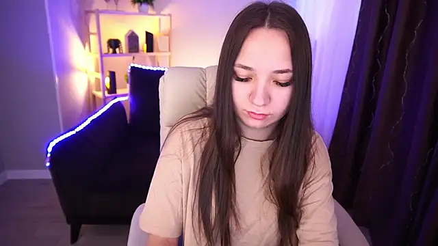 Snapshot of ElysLunar chatting on January 8, 2025, 7:13 am ElysLunar online show from January 8, 2025, 7:13 am