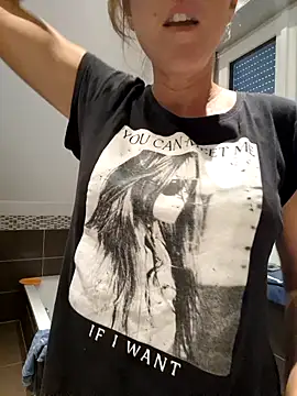 Snapshot of Hexe12346 chatting on September 19, 2025, 2:10 pm Hexe12346 online show from September 19, 2025, 2:10 pm