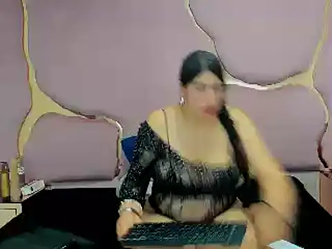 Snapshot of Criistaal_ chatting on February 28, 2025, 5:59 am Criistaal  online show from February 28, 2025, 5:59 am