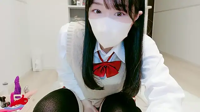 Snapshot of IORio2 chatting on November 18, 2025, 5:49 pm IORio2 online show from November 18, 2025, 5:49 pm