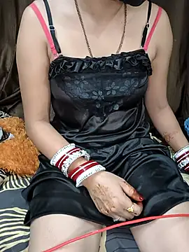 Snapshot of kaveerpooja947 chatting on October 13, 2025, 5:25 pm kaveerpooja947 online show from October 13, 2025, 5:25 pm