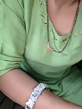 Snapshot of kaveerpooja947 chatting on October 12, 2025, 4:52 pm kaveerpooja947 online show from October 12, 2025, 4:52 pm