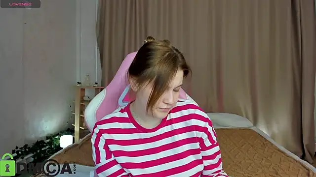 Colleen Blake online show from November 30, 2025, 4:52 pm