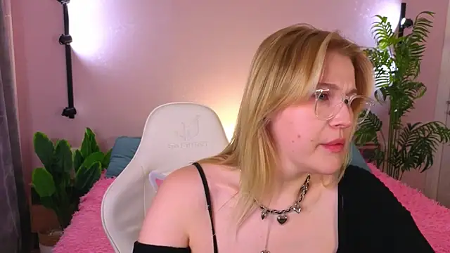 Colleen Blake online show from April 19, 2026, 4:52 pm