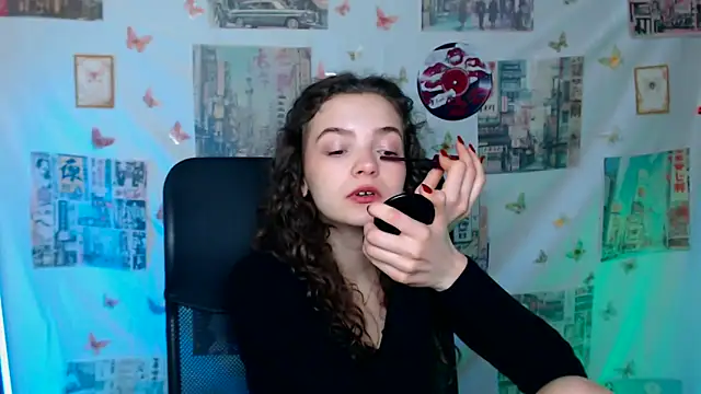  SusieSu  online show from April 13, 2026, 6:17 am