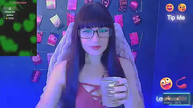 Snapshot of Violla_My chatting on February 4, 2026, 6:52 am Violla My online show from February 4, 2026, 6:52 am