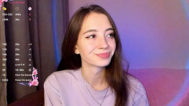 EvaBradley online show from November 4, 2025, 6:44 pm