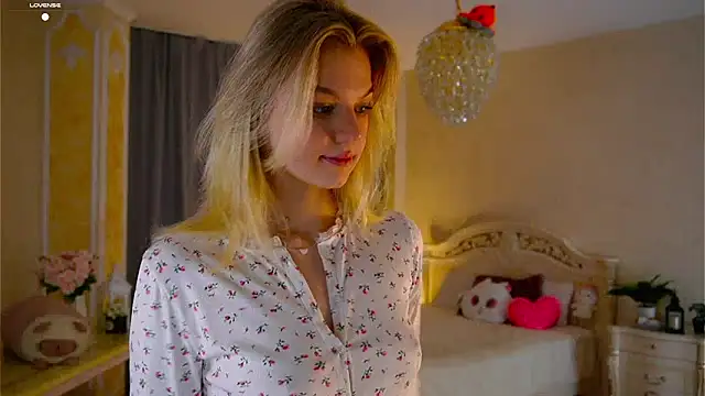 Snapshot of EdlinAlliston chatting on September 14, 2025, 1:33 pm EdlinAlliston online show from September 14, 2025, 1:33 pm