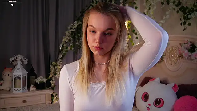 Snapshot of EdlinAlliston chatting on November 5, 2025, 2:09 pm EdlinAlliston online show from November 5, 2025, 2:09 pm