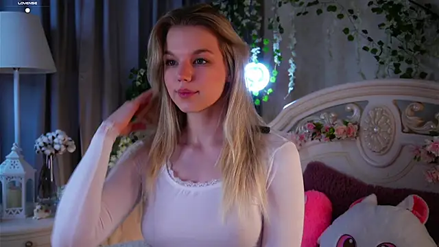 Snapshot of EdlinAlliston chatting on November 23, 2025, 2:05 pm EdlinAlliston online show from November 23, 2025, 2:05 pm