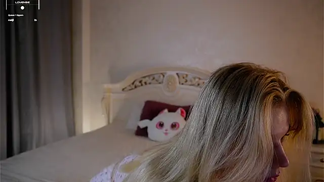 Snapshot of EdlinAlliston chatting on September 9, 2025, 3:10 pm EdlinAlliston online show from September 9, 2025, 3:10 pm