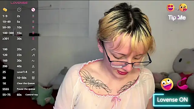 Cloe five online show from October 27, 2025, 11:38 pm