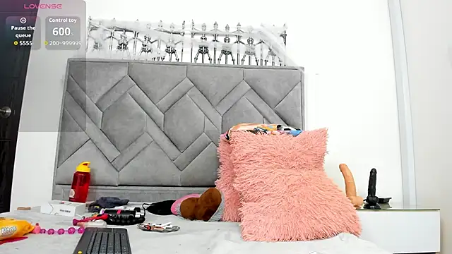 Snapshot of alicee_18 chatting on September 29, 2025, 1:50 pm alicee 18 online show from September 29, 2025, 1:50 pm