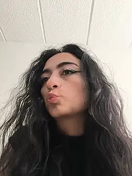 Lila Desiree online show from June 20, 2026, 2:33 pm
