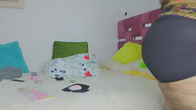 ScarletthJhonson- online show from March 22, 2026, 8:10 pm