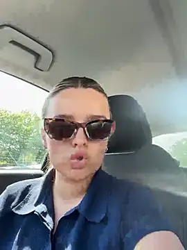 maisiesmithx online show from May 1, 2026, 10:31 am