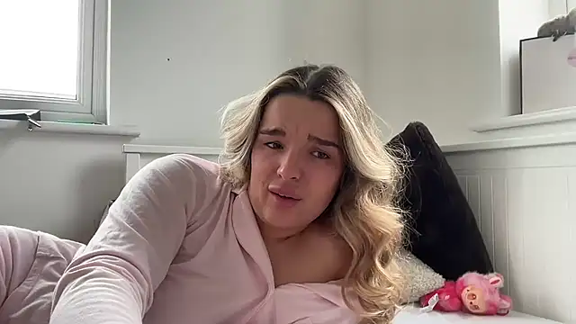 maisiesmithx online show from May 11, 2026, 11:00 am