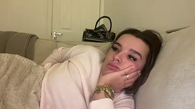 maisiesmithx online show from January 27, 2025, 7:45 am