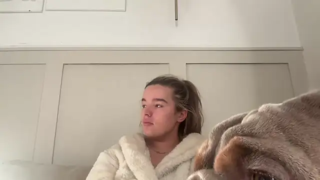 maisiesmithx online show from November 17, 2025, 10:19 am