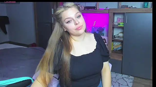 angel stella online show from February 9, 2025, 8:56 pm