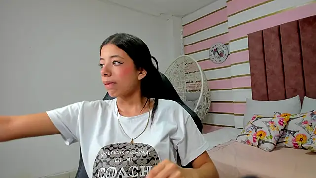 Snapshot of coraltaylor chatting on December 15, 2024, 6:48 pm coraltaylor online show from December 15, 2024, 6:48 pm