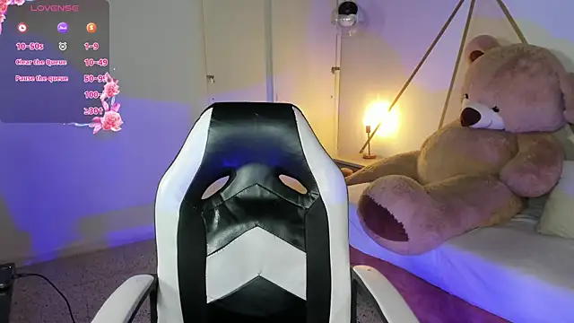 Snapshot of coraltaylor chatting on December 7, 2024, 7:05 pm coraltaylor online show from December 7, 2024, 7:05 pm