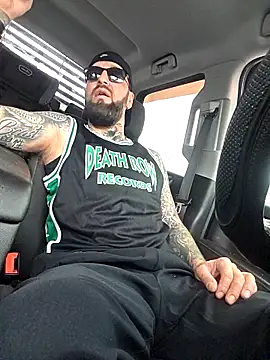 Beardedtattood online show from November 12, 2025, 1:26 pm