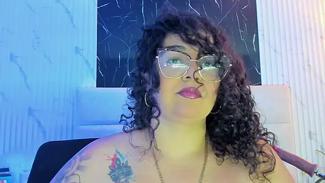 Reginavegaa online show from September 9, 2025, 11:41 am