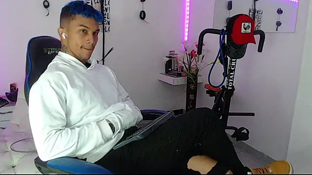 Leonard Price online show from March 13, 2025, 2:01 pm