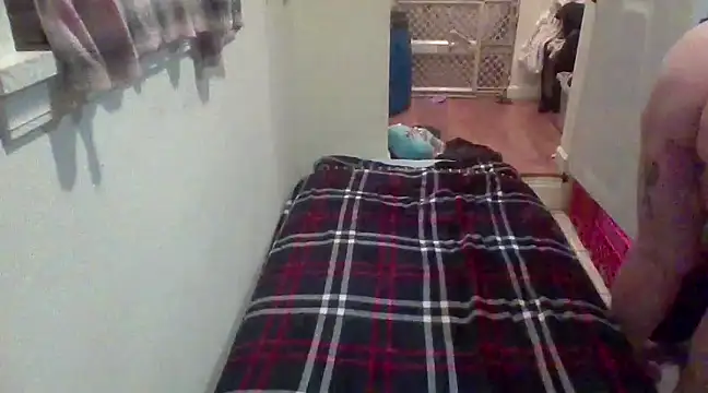 Snapshot of esadmisfit1 chatting on February 5, 2025, 7:29 am esadmisfit1 online show from February 5, 2025, 7:29 am