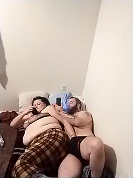 Snapshot of esadmisfit1 chatting on January 27, 2025, 11:32 am esadmisfit1 online show from January 27, 2025, 11:32 am