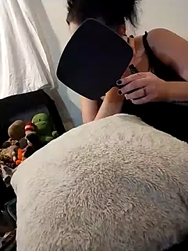 Snapshot of esadmisfit1 chatting on January 28, 2025, 10:23 am esadmisfit1 online show from January 28, 2025, 10:23 am