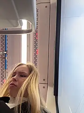 Snapshot of mur_girl chatting on October 30, 2025, 1:42 pm mur girl online show from October 30, 2025, 1:42 pm