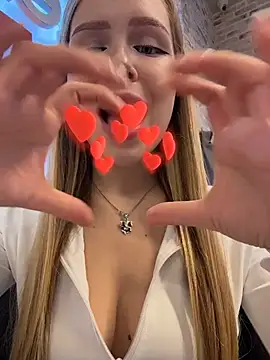 Snapshot of mur_girl chatting on October 26, 2025, 1:00 pm mur girl online show from October 26, 2025, 1:00 pm