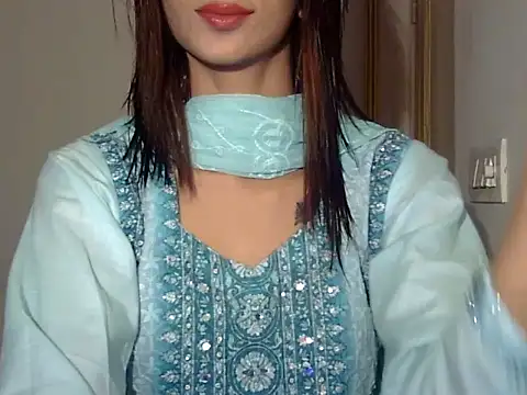 MAAYRA 09 online show from December 17, 2025, 10:53 am