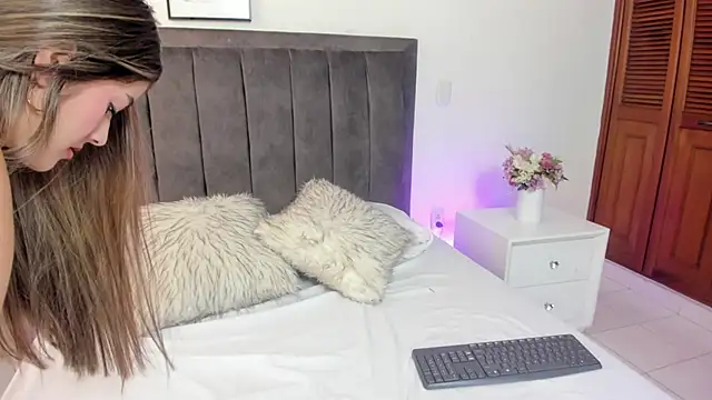 Sophia Clark8 online show from November 5, 2025, 7:28 pm