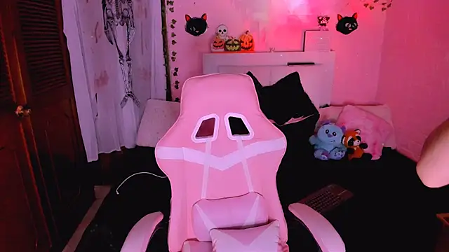 gabyye capprins online show from October 23, 2025, 12:53 am