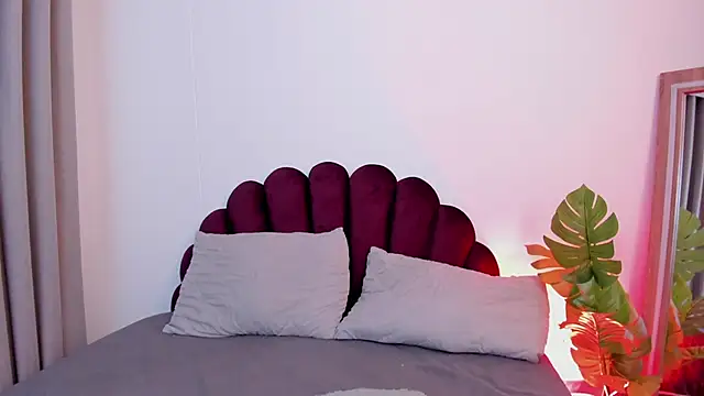 SweetGirl       online show from April 16, 2026, 8:59 am